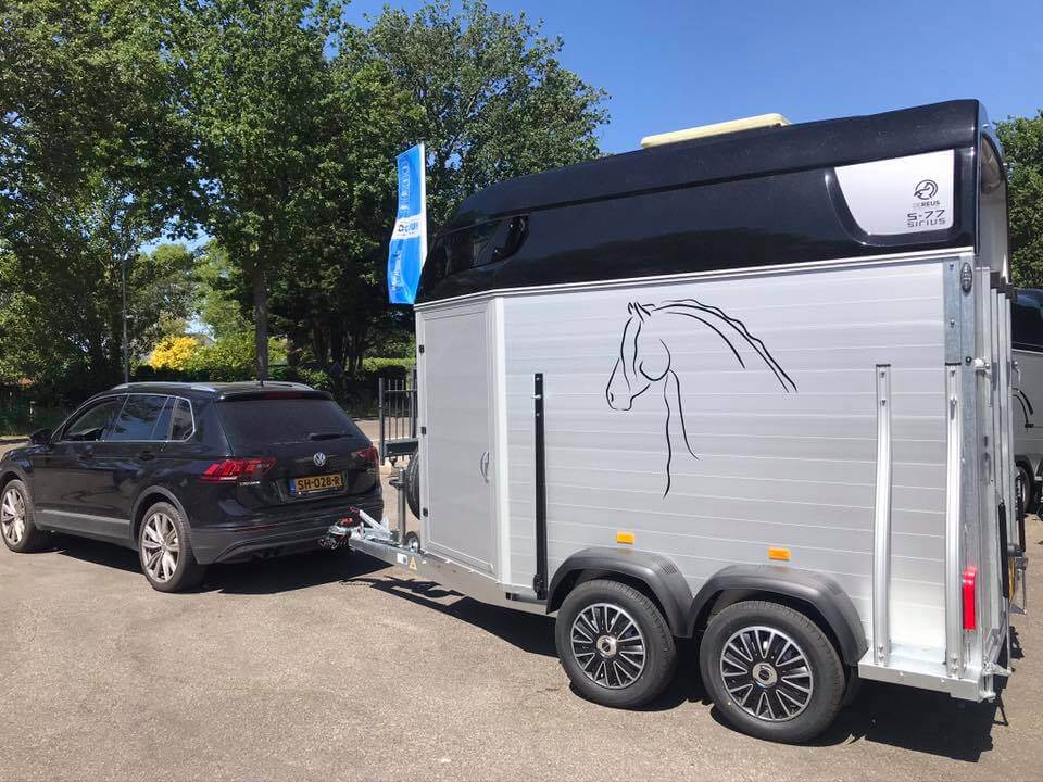 paardentrailer s77